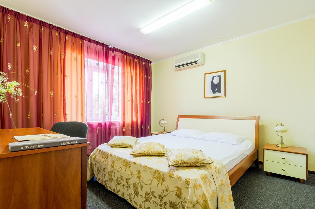 Raziotel Krywyj Rih Exterior foto