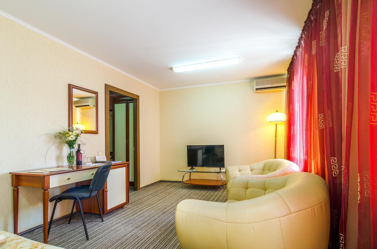 Raziotel Krywyj Rih Exterior foto